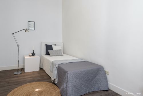 Cama de cartón, individual con cabecero. Módulos de cartón ligero para Home Staging. ¡Fácil de usar, transportar, almacenar y reutilizar!