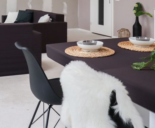 Viste tu mesa comedor de cartón (individual) con esta funda de tela en color GREG