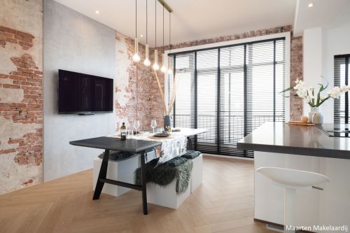 Cubiqz TABURETE DE CARTÓN (Precio no incluye almohadón / accesorios)