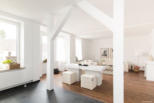 TABURETA INCLUIDA FUNDA en color BLANCO HUESO (Precio no incluye los accesorios)