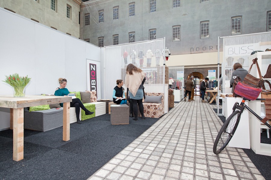 CUBIQZ cardboard modules for real seating CUBIQZ cardboard modules for real seating